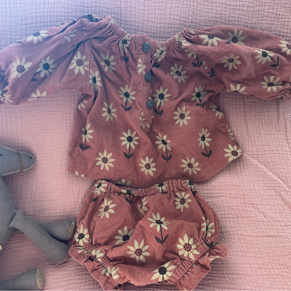 Wild Wawa Floral Baby Outfit Set 6-12 months - Picture 3 of 3
